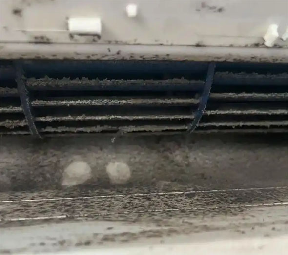 桐城空调吹的风有股烧焦味是怎么回事